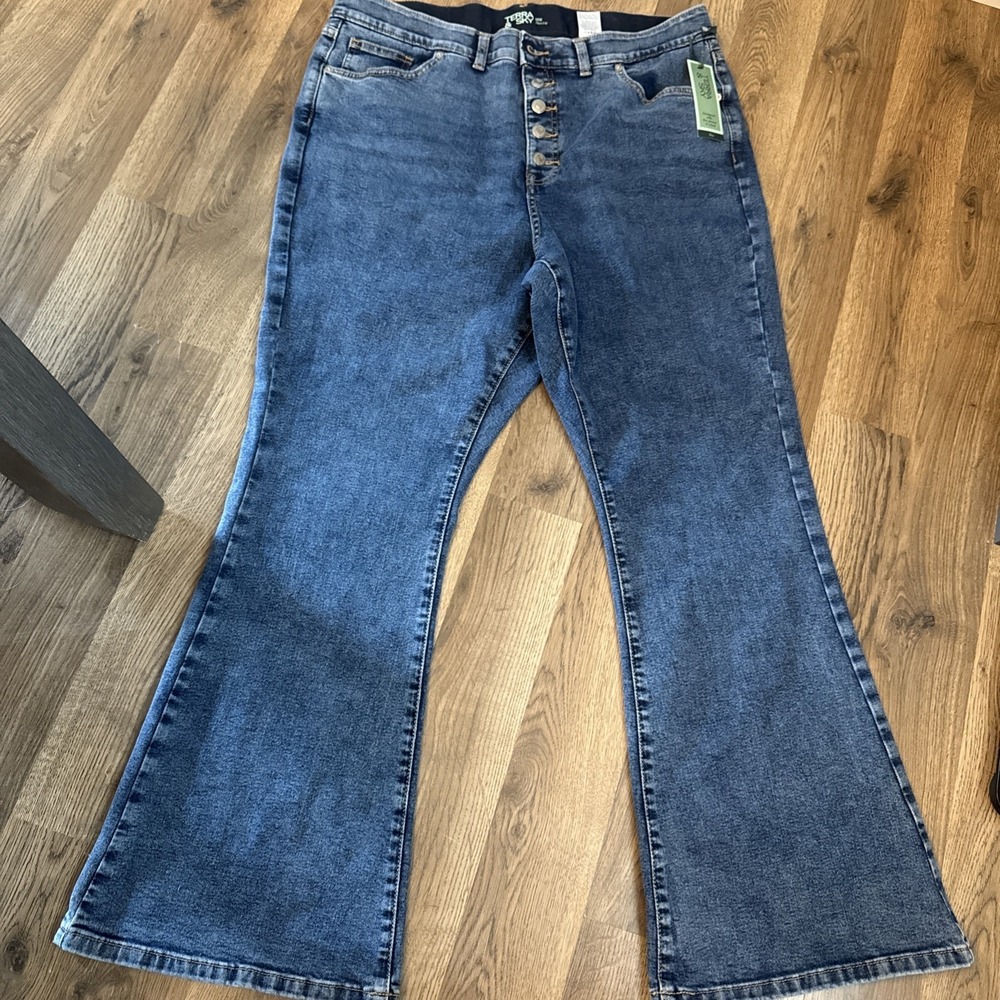 Terra & Sky High-Rise Flare Leg, Button Up Jeans Women's 18W Wash Blue Denim NEW